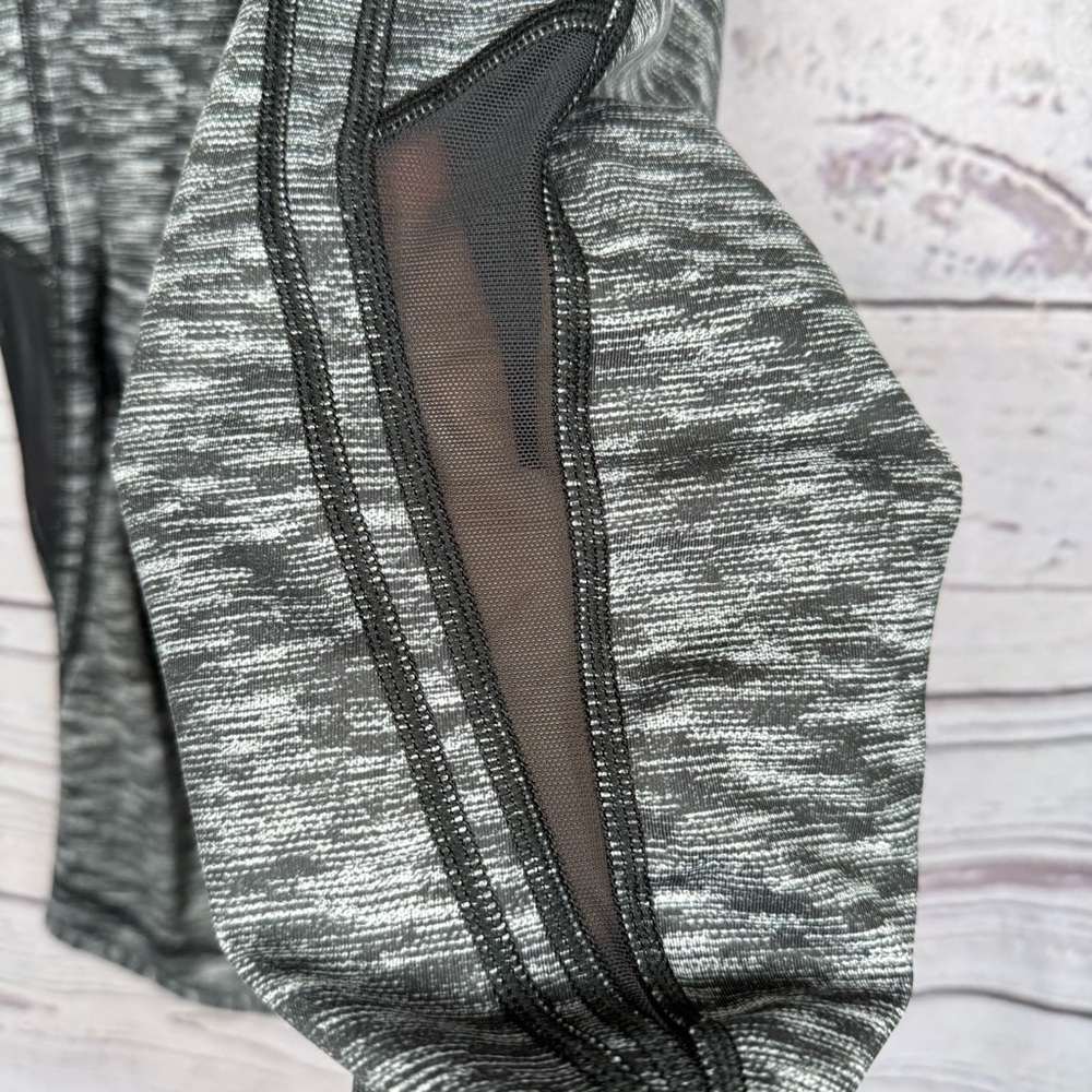 Lululemon Drop It Like It's Hot Crop Leggings Size 2 - Picture 3 of 11